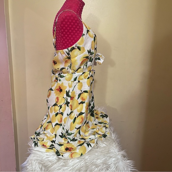 BooHoo Summery Lemon All Over Print Cutout Dress - Picture 4 of 8